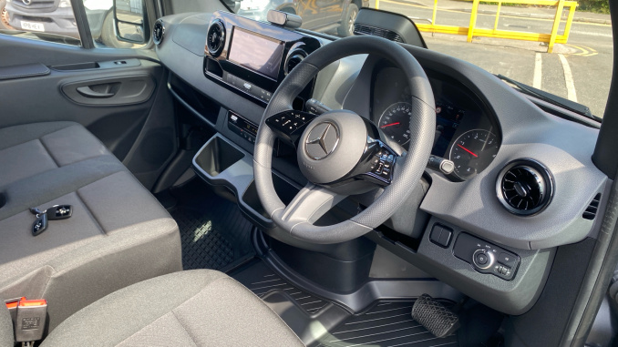 Mercedes-Benz Sprinter 315Cdi L2 Diesel Rwd 3.5t H2 Pro Van 9G-Tronic - Image 3